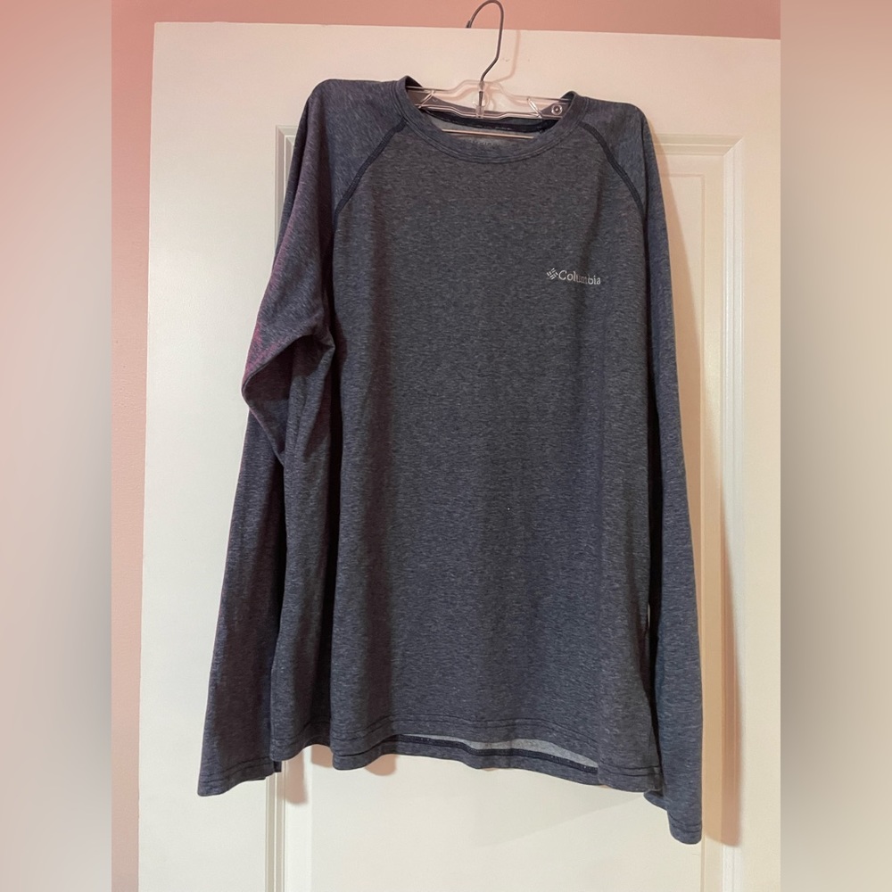 Men’s Columbia shirt